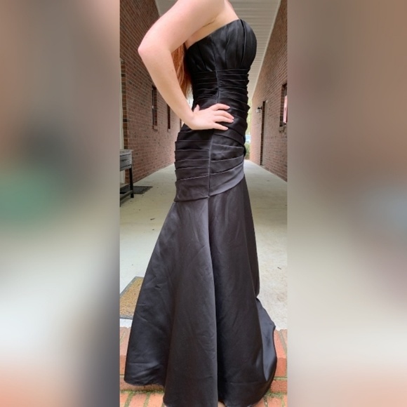 Black Formal Dress Mermaid Cut - Picture 2 of 4